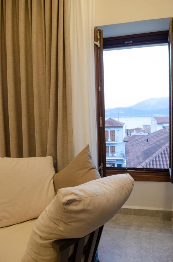Leone Suites Nafpaktos エクステリア 写真