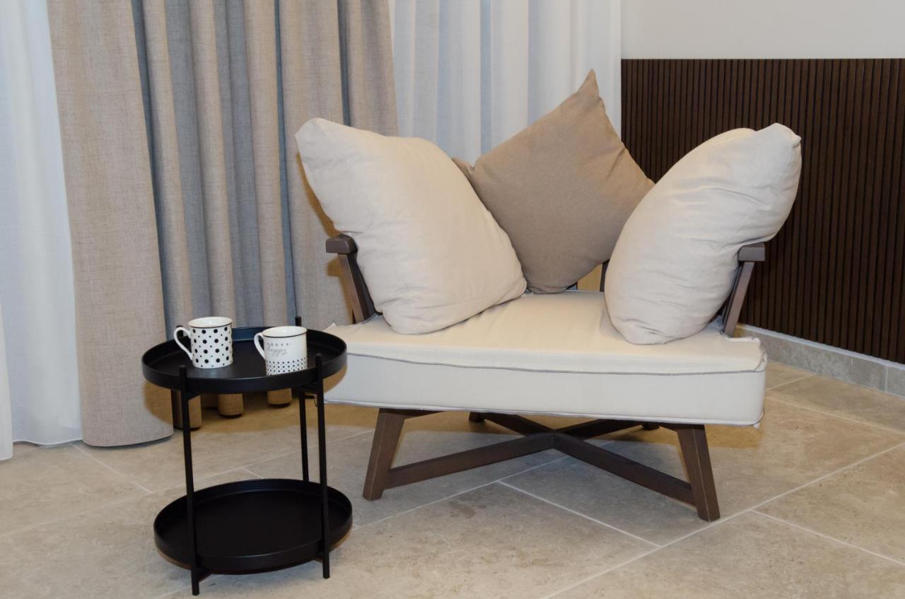 Leone Suites Nafpaktos エクステリア 写真