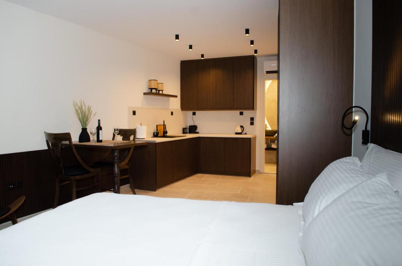 Leone Suites Nafpaktos エクステリア 写真